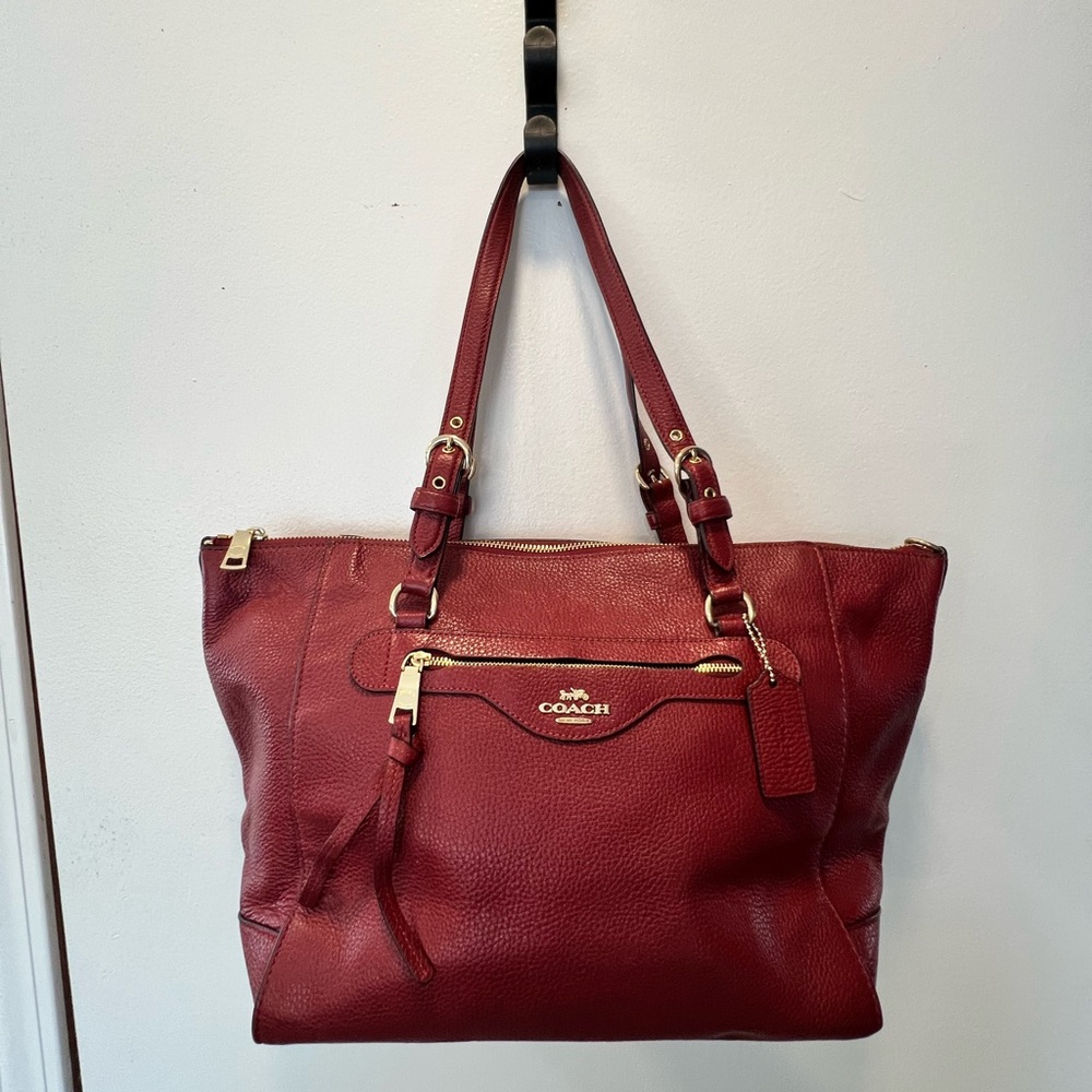 COACH "KLEO" LEATHER Carryall in good used condition-adjustable straps